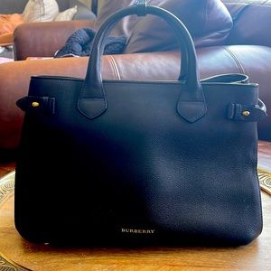 Burberry purse